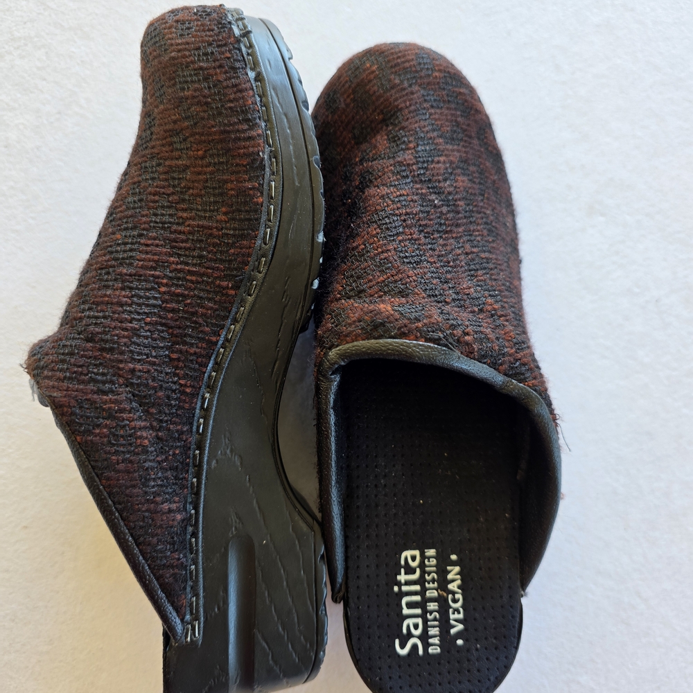 Sanita Men's Vegan Clogs - Black and Brown